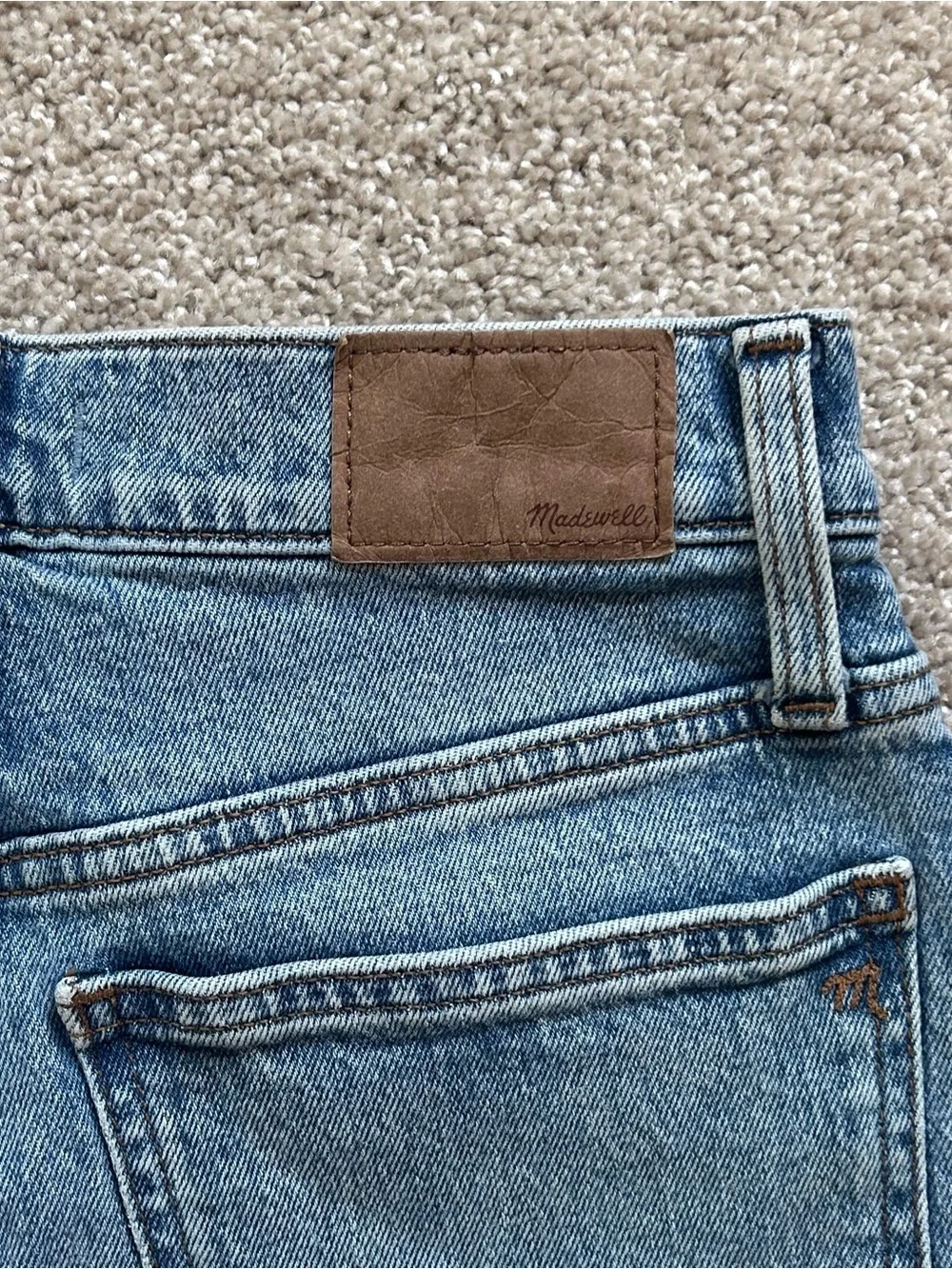 Madewell The Perfect Vintage Straight Jeans 27 Medium Wash Distressed Knee 28.5